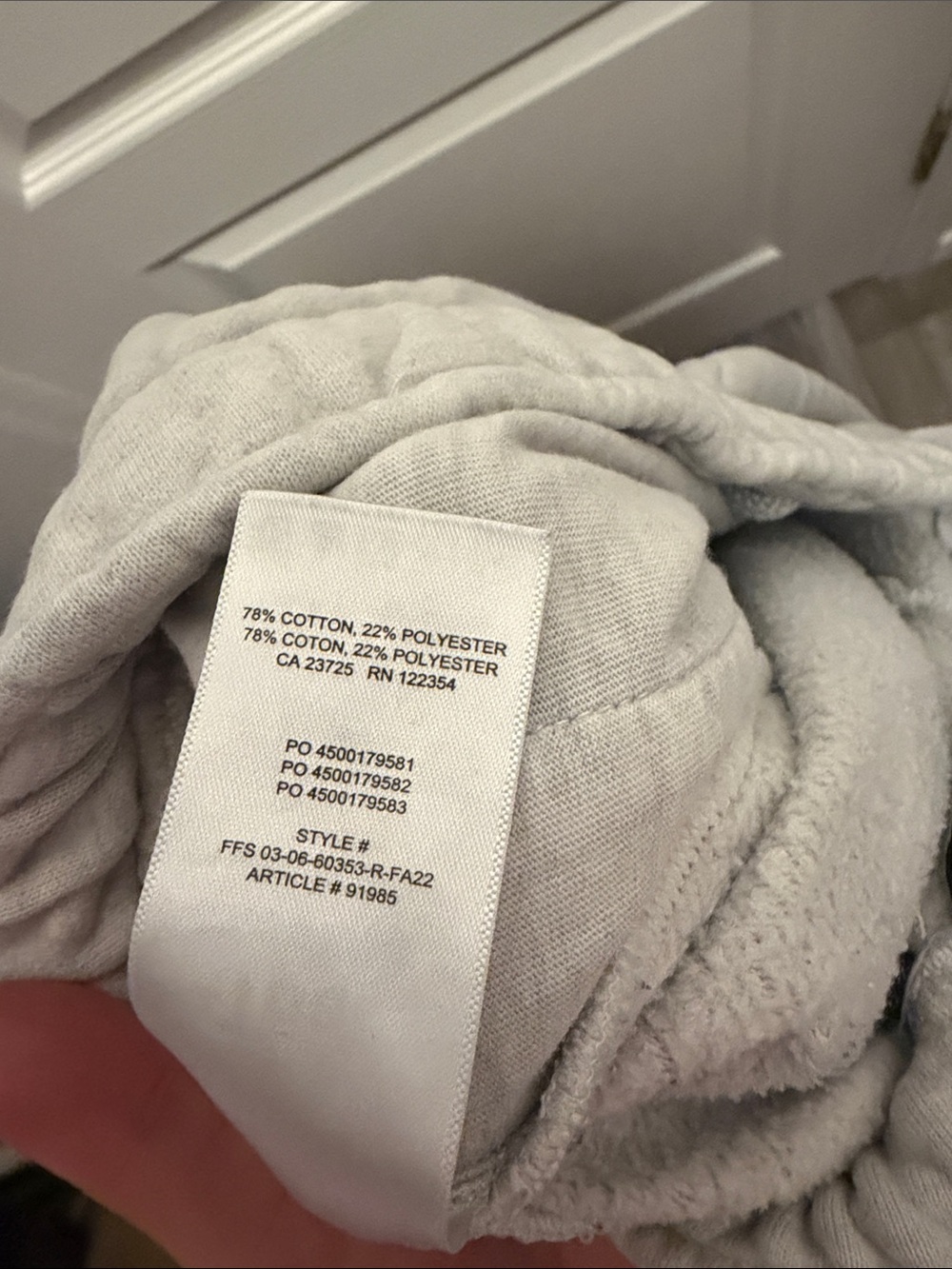 Aritzia TNA Cozy Fleece Mega Cargo Wide Leg Sweatpants in Heather Chrome - Picture 6 of 6